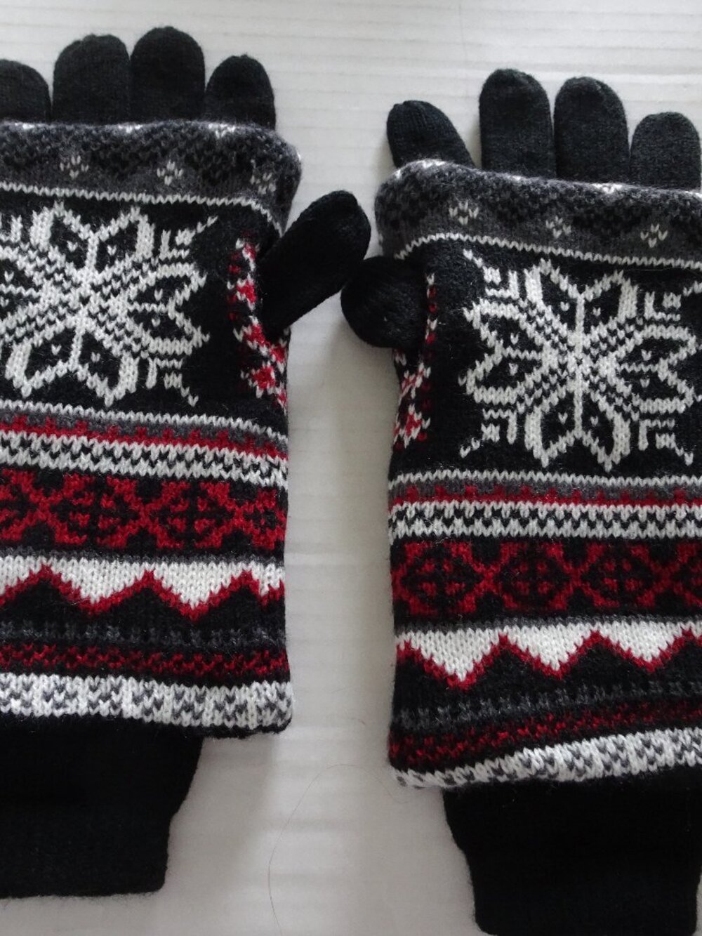 Muk Luks - Beanie Hat, Infinity Scarf, Gloves and Arm Warmers Set - Reversible